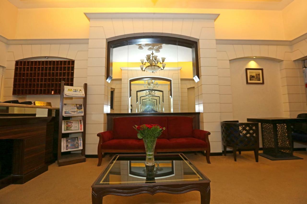 Gulf Hotel - Near Taj Hotel Colaba Mumbai Exterior foto